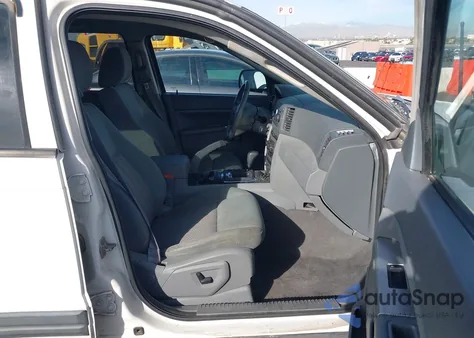 2005 Jeep Grand Cherokee Laredo z USA, uszkodzony, nr VIN 1J4HR48N75C573378